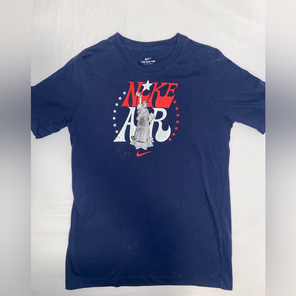 Kids’ / Youth XL Nike Air Statue of Liberty Navy Blue White T-Shirt